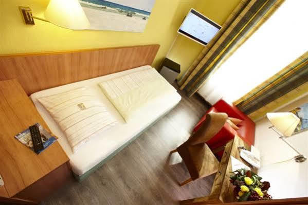 Trip Inn Hotel Blankenburg Карлсруе Екстер'єр фото