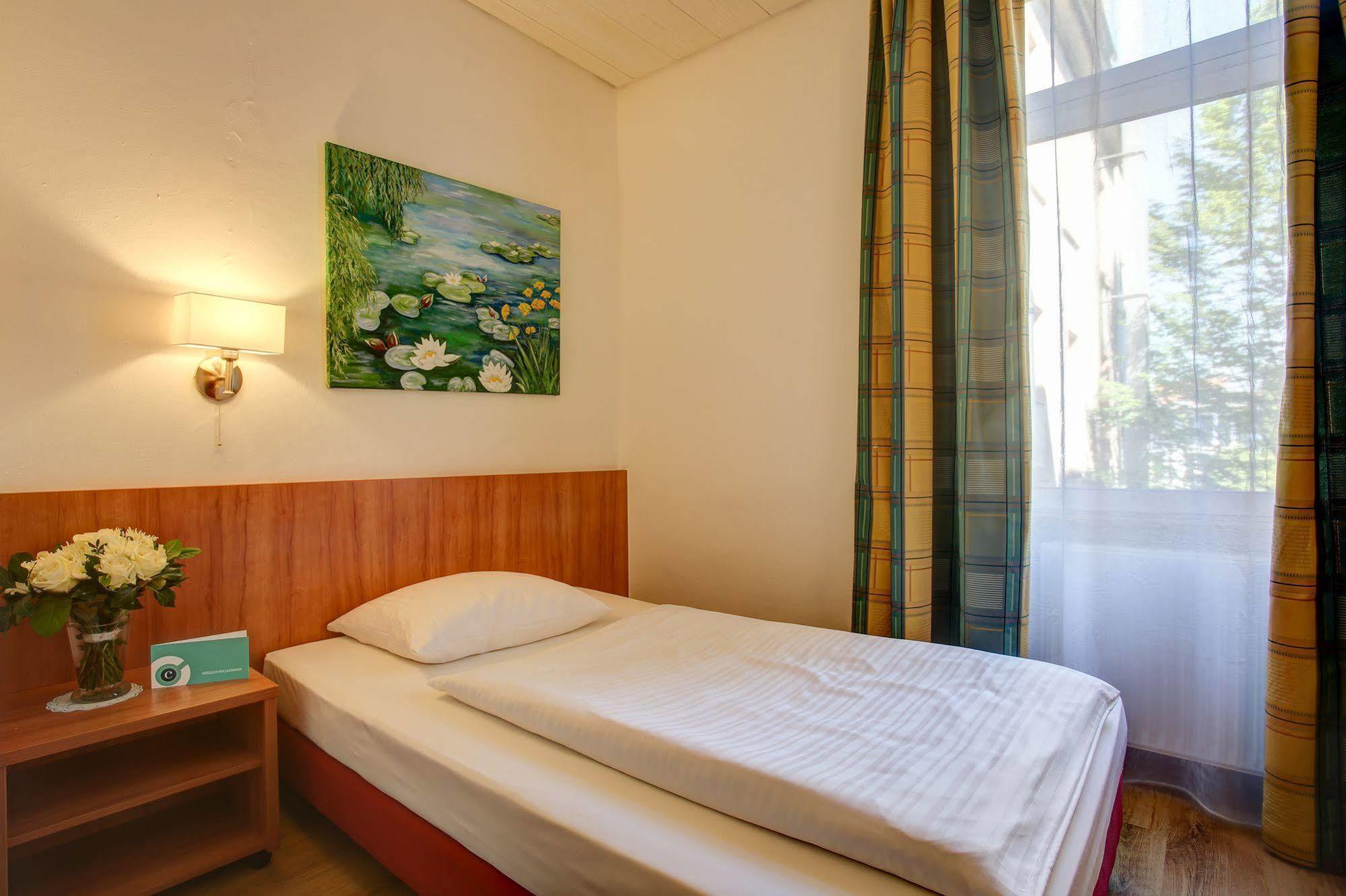 Trip Inn Hotel Blankenburg Карлсруе Екстер'єр фото